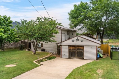 Lake Front Home on Cedar Creek Lake. Great size for all the - photo 3