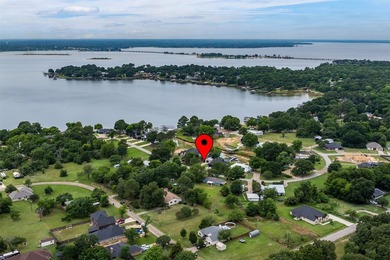 Lake Front Home on Cedar Creek Lake. Great size for all the - photo 5