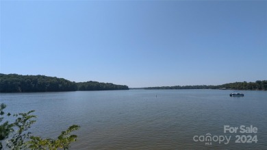 Lake Wylie Lot For Sale in Belmont North Carolina