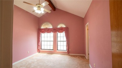 The home is ready for new owner. Spacious home with 3 car garage - photo 10