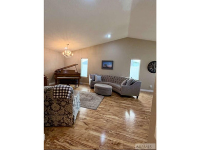Beautifully maintained, one-owner home offering a spacious open - photo 12