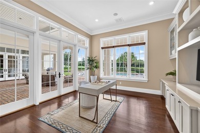 Rarely available exquisite Orchid Island golf estate with 4BR + - photo 16