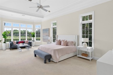 Rarely available exquisite Orchid Island golf estate with 4BR + - photo 18