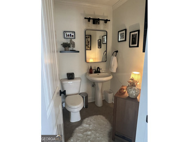 Meticulously maintained 5/4.5 bath Craftsman style home located - photo 8
