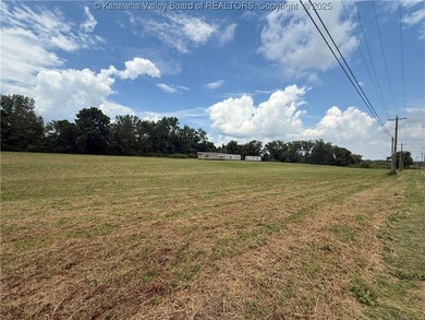Prime, Flat, 5.6-acre riverfront property ready for development - photo 3