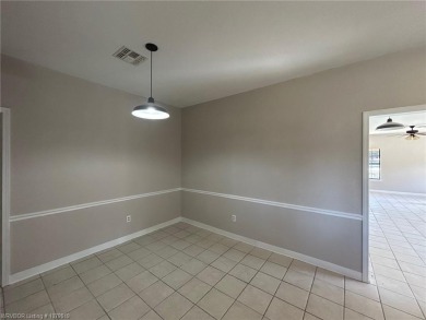 3 Bedroom 2 Bath home just outside Arrowhead Estates. 2 car - photo 8