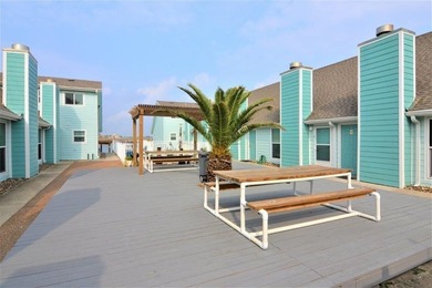 Experience the best of Island living in this beautifully - photo 2