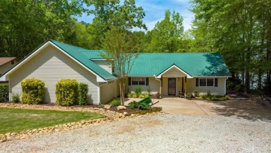 Enjoy Lake Views From This Perfect Getaway. - Lake Home For Sale in Eatonton, Georgia