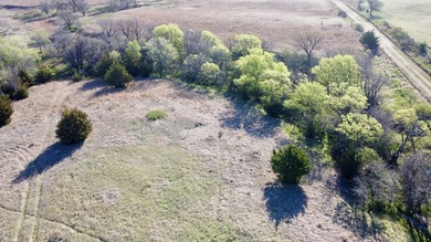 If you're searching for a secluded, manageable-sized hunting - photo 3