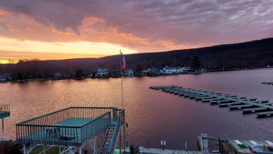Lake Townhome/Townhouse For Sale in Greenwood Lake, New York