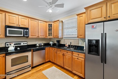 Experience coastal luxury and effortless living in The Gallery - photo 10