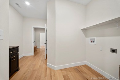 Welcome to this stunning brand-new modern construction home - photo 31