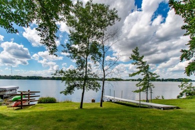 Lake Sinissippi Home For Sale in Juneau Wisconsin