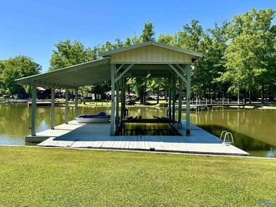 Nestled on the scenic shores of Weiss Lake in the sought-after - photo 4