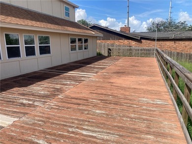Riverfront, two-story home in Calallen ISD. Three-bedroom 2.5 - photo 16
