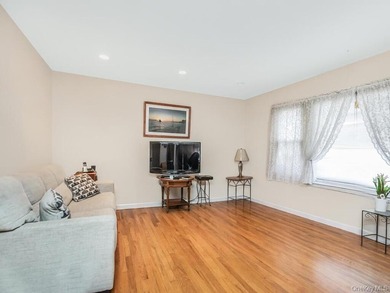 Beautiful fully detached legal 2-family home located in the - photo 17