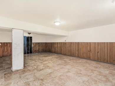 Beautiful fully detached legal 2-family home located in the - photo 19