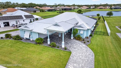 Ideally located in a Cul De Sac backing to a large lake, this - photo 4