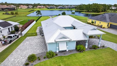 Ideally located in a Cul De Sac backing to a large lake, this - photo 6