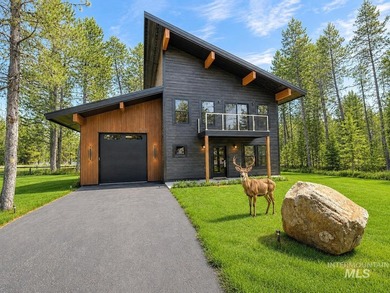 Modern Custom Newly Constructed Lakefront home the *Black Dawn* - photo 2