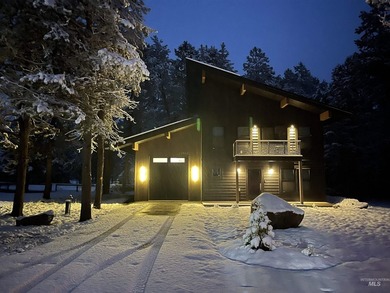 Modern Custom Newly Constructed Lakefront home the *Black Dawn* - photo 10