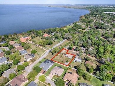 Lake Apopka Home For Sale in Apopka Florida