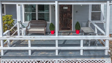 Very well maintained, 1 bedroom 1 bath condominium with covered - photo 2