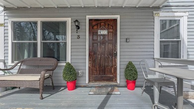 Very well maintained, 1 bedroom 1 bath condominium with covered - photo 3