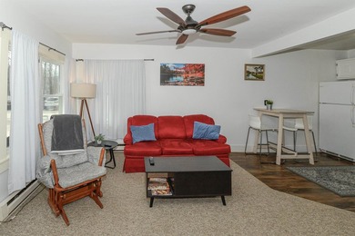 Very well maintained, 1 bedroom 1 bath condominium with covered - photo 6