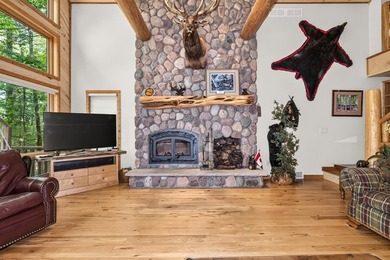 Spacious 5 bedroom, 4 bath Northwoods retreat on Stone Lake - photo 12