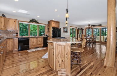 Spacious 5 bedroom, 4 bath Northwoods retreat on Stone Lake - photo 14