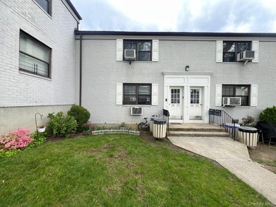 NO INTERVIEW Garden-Style 2 Bedroom Coop for Sale in Kew Garden - photo 14
