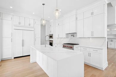Modern Elegance in Sag Harbor Village Discover an exquisite - photo 5