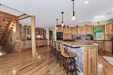 Spacious 5 bedroom, 4 bath Northwoods retreat on Stone Lake - photo 16