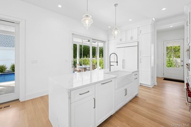 Modern Elegance in Sag Harbor Village Discover an exquisite - photo 6