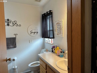 Great home located near the Chetco River and Sporthaven beach - photo 17