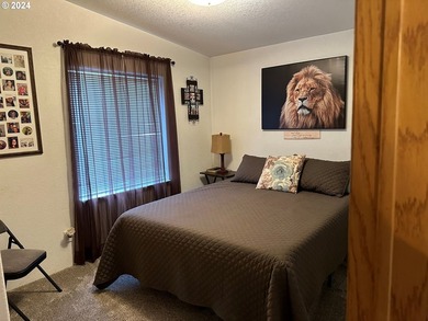 Great home located near the Chetco River and Sporthaven beach - photo 19
