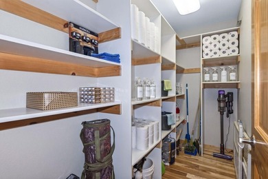 Spacious 5 bedroom, 4 bath Northwoods retreat on Stone Lake - photo 20