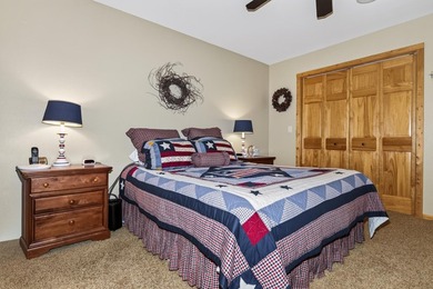 Spacious 5 bedroom, 4 bath Northwoods retreat on Stone Lake - photo 22