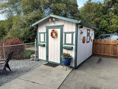 Great home located near the Chetco River and Sporthaven beach - photo 23