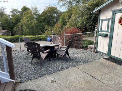 Great home located near the Chetco River and Sporthaven beach - photo 24
