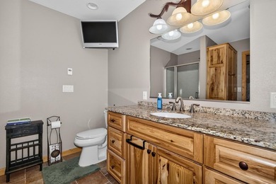Spacious 5 bedroom, 4 bath Northwoods retreat on Stone Lake - photo 26