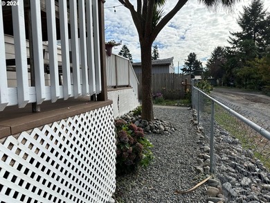 Great home located near the Chetco River and Sporthaven beach - photo 27
