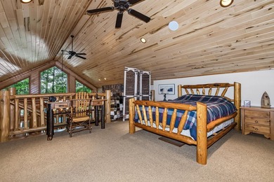 Spacious 5 bedroom, 4 bath Northwoods retreat on Stone Lake - photo 32