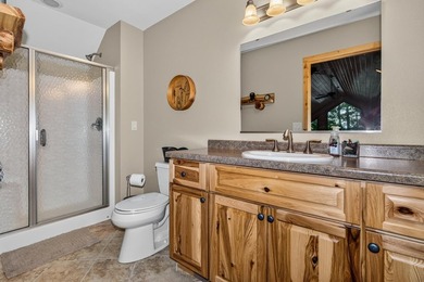 Spacious 5 bedroom, 4 bath Northwoods retreat on Stone Lake - photo 33