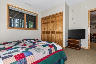Spacious 5 bedroom, 4 bath Northwoods retreat on Stone Lake - photo 37