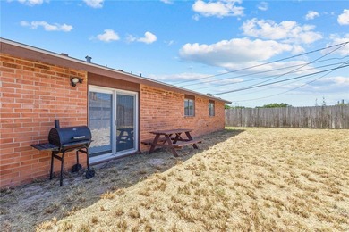 Opportunity awaits! You'll find this quaint duplex nestled away - photo 6
