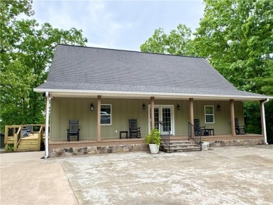Lake Home For Sale in Hiawassee, Georgia