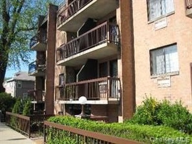 Welcome Home To This Beautiful 1 Bedroom Condo. This - photo 1