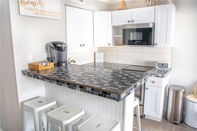 Beautiful condo with an amazing ocean view located on North - photo 4